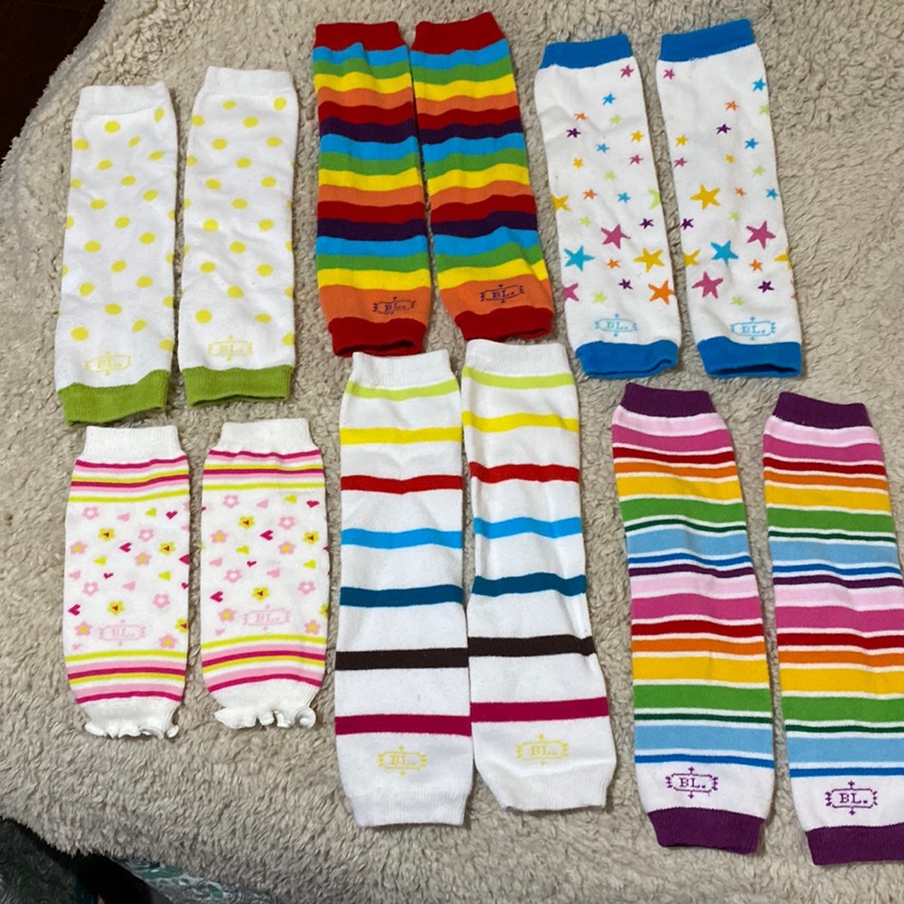 7 pairs of like new baby leggings